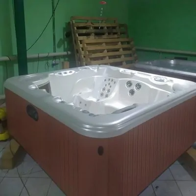 Спа бассейн HotSpring Envoy