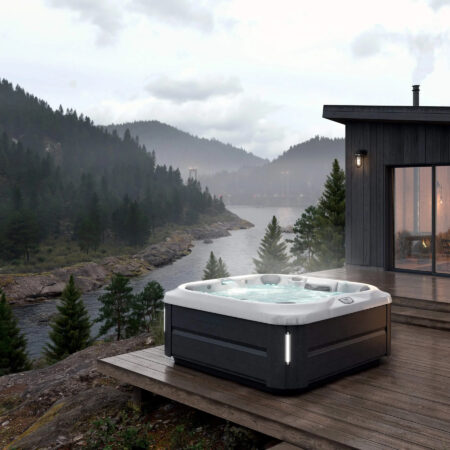 Джакузи на склоне: как мы превратили «проблемный» участок в спа зону с видом на закат